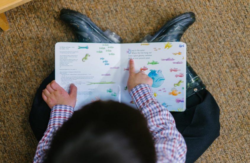 10 Easy & Inexpensive Screen-Free activities for the family