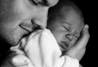 5483The Baby Who Had a Fit Over Her Father’s Stubble! by Dr Gautam Kulkarni