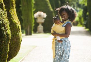 5969Babywearing! Why do we do it? By Shabs Kwofie, founder of Amawrap
