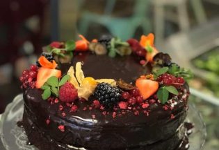 8550VEGAN CLASSIC CHOCOLATE CAKE