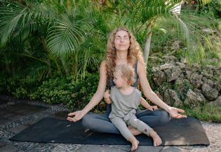 9095Yoga for Moms: Why You Should Finally Try It